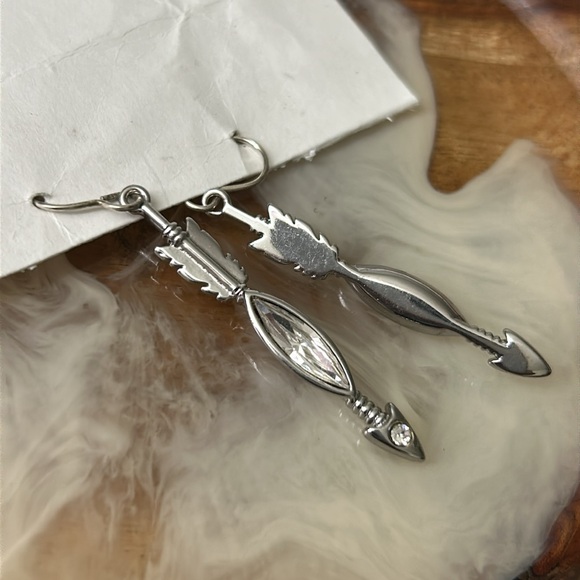 🖤NEW💕Indian motif arrow dangle earrings - Picture 4 of 10